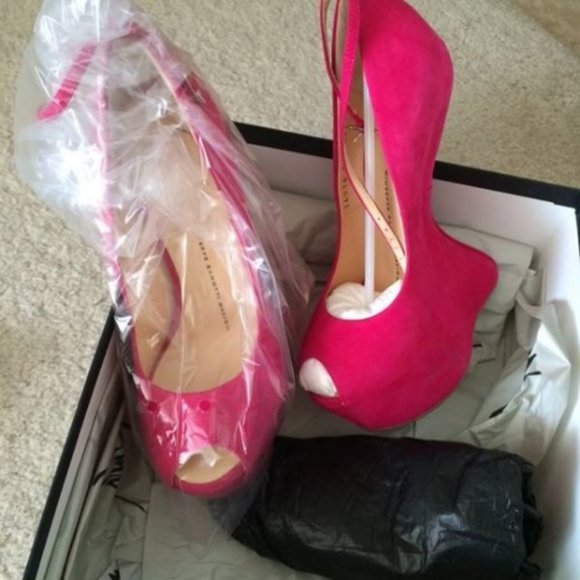 Giuseppe Zanotti No-Heel Ankle-Strap Pump, Fuchsia - Picture 2 of 4